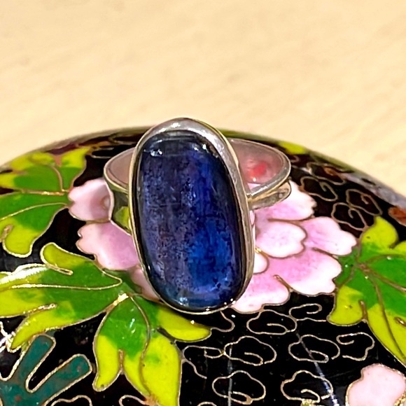 Dark Blue Crystal Sterling Silver Ring - Picture 1 of 2